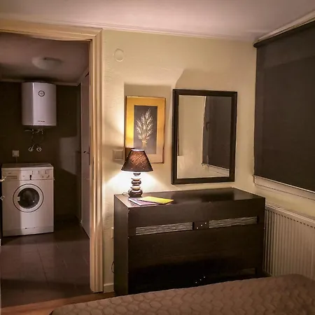 Three Old Of Appartement